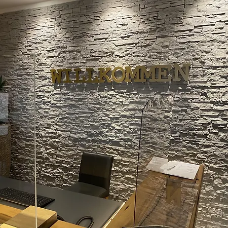 Alte Redaktion מלון 3*